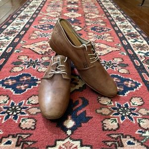 Seal of the Sutro Leather Derby Shoes